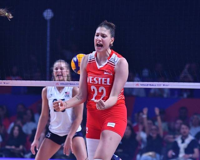 İlkin Aydın "Bu beni çok üzüyor" dedi Atatürk mesajı verdi 6